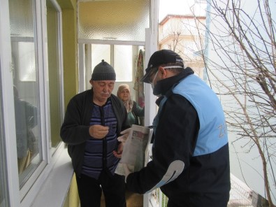 Sandıklı'da Zabıta Ekipleri Yaşlıların Alışverişini Yapıyor
