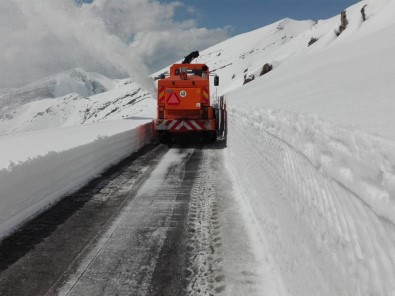 Şırnak'ta Karla Mücadele Mart Ayında Devam Ediyor