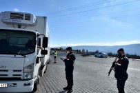 SÜRÜCÜ BELGESİ - Sürücüler, Polis Ve Jandarmadan Kimliklerini Kolonyayla Temizleyerek Aldı