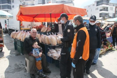 Yaşlılar Polisin Kimlik Kontrolü Yaptığını Görünce Çareyi Kaçmakta Buldu