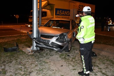 Aksaray'da 2 Otomobil Çarpıştı Açıklaması 2 Yaralı