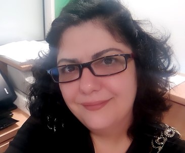 Çeşmeli Banka Çalışanından 65 Yaş Üstüne Yardım Eli