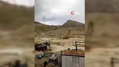 İran'daki Sel Felaketinde Ölü Sayısı 7'Ye Yükseldi