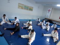 HALK EĞİTİM MERKEZİ - Judoculardan 'Evde Kal Ama Hareketsiz Kalma' Çağrısı