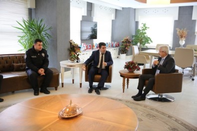 'Sosyal Mesafeli' Ziyaret