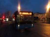 HALK OTOBÜSÜ - Toplu Taşıma Araçlarının Elektronik Tabelalarına ' Birlikte Başaracağız' Yazıldı