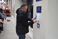 ADLİYE BİNASI - Banka Şubelerine El Dezenfektanları Yerleştirildi
