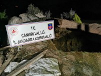 ELEKTRİK KABLOSU - Çankırı'da Kaçak Kazı Yapan 2 Kişi Suçüstü Yakalandı