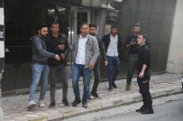 Cizre'de İntihar Girişiminde Bulunan Genci Polis İkna Etti