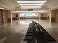 ESNEK ÇALIŞMA - Esnek Çalışma Dönemine Geçilmesiyle Birlikte Adliye Koridorları Boşaldı