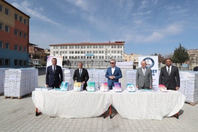 'Evde Kal' Kitaplar Şahinbey'den