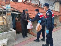 Hisarcık'ta 65 Yaş Üzeri Köylülerin Alışverişini Jandarma Yapıyor