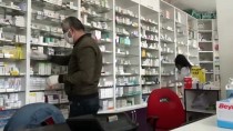 Kars'ta Eczacıdan Şeffaf Branda İle Koronavirüs Önlemi