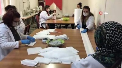 Keşan'da Gönüllüler Maske Üretimine Başladı
