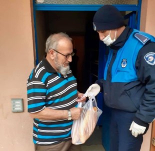 Körfez Zabıtası'ndan Yaşlılara Tam Destek