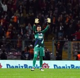 DEVLET BAŞKANI - Muslera Kafa Karıştırdı!