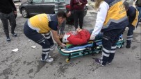 DİREKSİYON - Otomobile Çarpan Motosikletli Yaralandı