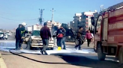 Şanlıurfa'da Seyir Halindeki Araç Alev Aldı