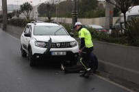 TRAFİK YOĞUNLUĞU - Yolun Karşısına Geçmeye Çalışan Bir Kişiye Otomobil Çarptı