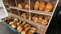 HASTALıK - Ağrı'da Bir Fırıncı Daha 'İşinden Ayrılanlara Ücretsiz Ekmek' Kampanyasına Destek Verdi