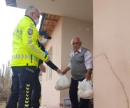 ALıŞVERIŞ - Akçadağ'da Yaşlıların Alışverişi Polisten