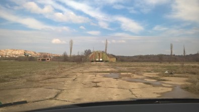 Bulgaristan, Türkiye'ye Geçmeyi Bekleyen Tırlar İçin Eski Askeri Havaalanını Parka Dönüştürüyor
