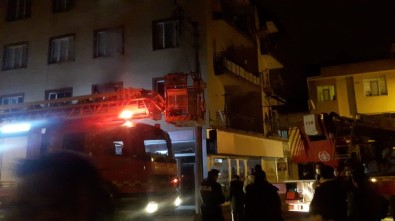 Bursa'da Yangın Mahalleliyi Sokağa Döktü