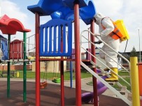DICLE ÜNIVERSITESI - Çocuk Oyun Parklarına Korona Virüs Önlemi