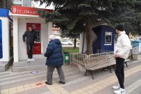 BANKAMATIK - Dursunbey'de Sosyal Mesafe Noktası Uygulaması