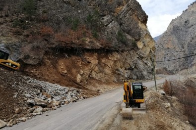 Gümüşhane'de Ekipler Mart Ayında Karla Mücadele Yapıyor