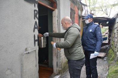 İhtiyaç Sahiplerine Sıcak Yemek Verilmeye Başlandı