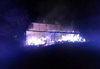AHŞAP EV - Kastamonu'da Geceyi Alevler Aydınlattı