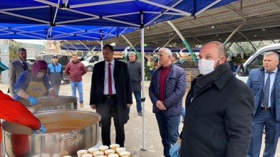 Pazarcı Esnafına Usta'nın Elinden Tarhana Çorbası