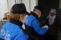 TOPLUM DESTEKLI POLISLIK - Polis 371 Yaşlıya Hizmet Etti, Maaşlarını Bile Çekip Teslim Etti