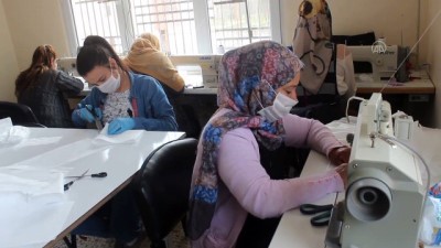 Şanlıurfa'da Kadınlardan Koronavirüse Karşı Maske Üretimine Destek