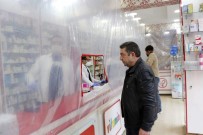 HASTALıK - Siirt'teki Eczaneden Korona Virüse Karşı Naylonlu Önlem