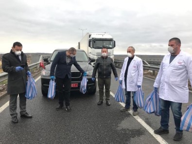 Türkiye'nin Sofya Büyükelçiliğinden Tır Şoförlerine Yardım