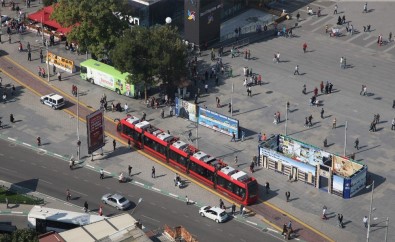 Bursa'da Toplu Ulaşım Kullanımı Yüzde 84 Oranında Düştü, 2 Tramvay Hattı İptal Edildi