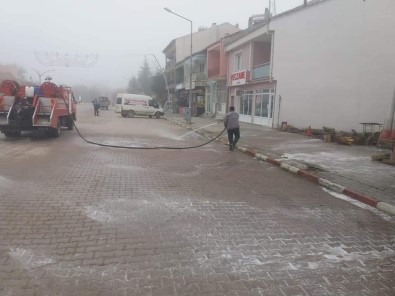 Dumlupınar'da Tüm Sokaklar Dezenfekte Edildi