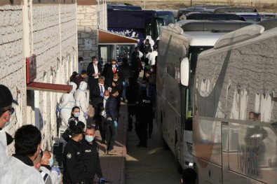 Havaalanındaki Yabancı Uyruklu Yolcular Karabük'e Getirilmeye Başlandı
