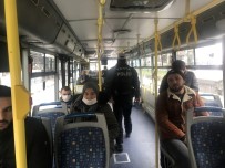 TARLABAŞı - İstanbul'da Trafik Polisleri Halk Otobüslerini Denetledi