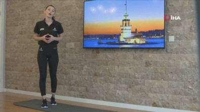 İstanbul Evinde Spor Yapıyor