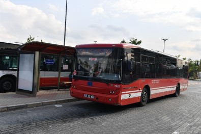 İzmir'de Otobüs Sayısı Azaltılmıyor