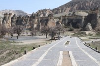 SIVIL HAVACıLıK GENEL MÜDÜRLÜĞÜ - Kapadokya Adeta Hayalet Şehre Döndü