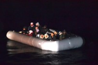SIĞINMACILAR - Lastik Botta Sürüklenen 24 Sığınmacı Kurtarıldı