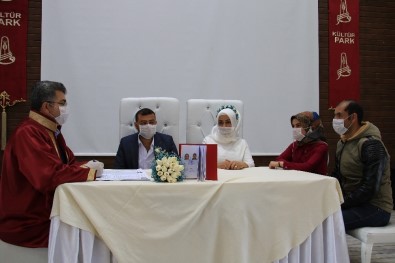 Nikah Törenlerinde Sıkı Korona Virüs Önlemi