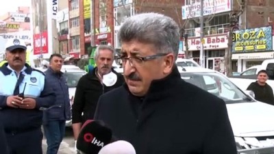 Van'da Cadde Ve Sokaklar 17 Araçla Dezenfekte Edildi