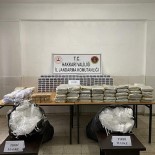 EROIN - Yüksekova'da 177 Kilo Eroin İle 10 Bin Adet Tıbbi Maske Ele Geçirildi