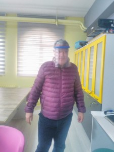 Bursa'daki Bilim Ve Sanat Merkezleri De 'Korona'ya Karşı Yüz Koruyucu Siper Üretmeye Başladı