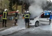 YANGINA MÜDAHALE - Isparta'da Seyir Halindeki Ticari Araç Alev Aldı